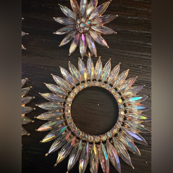 3/$10 Betsey Johnson Silver Earrings - Picture 5 of 5